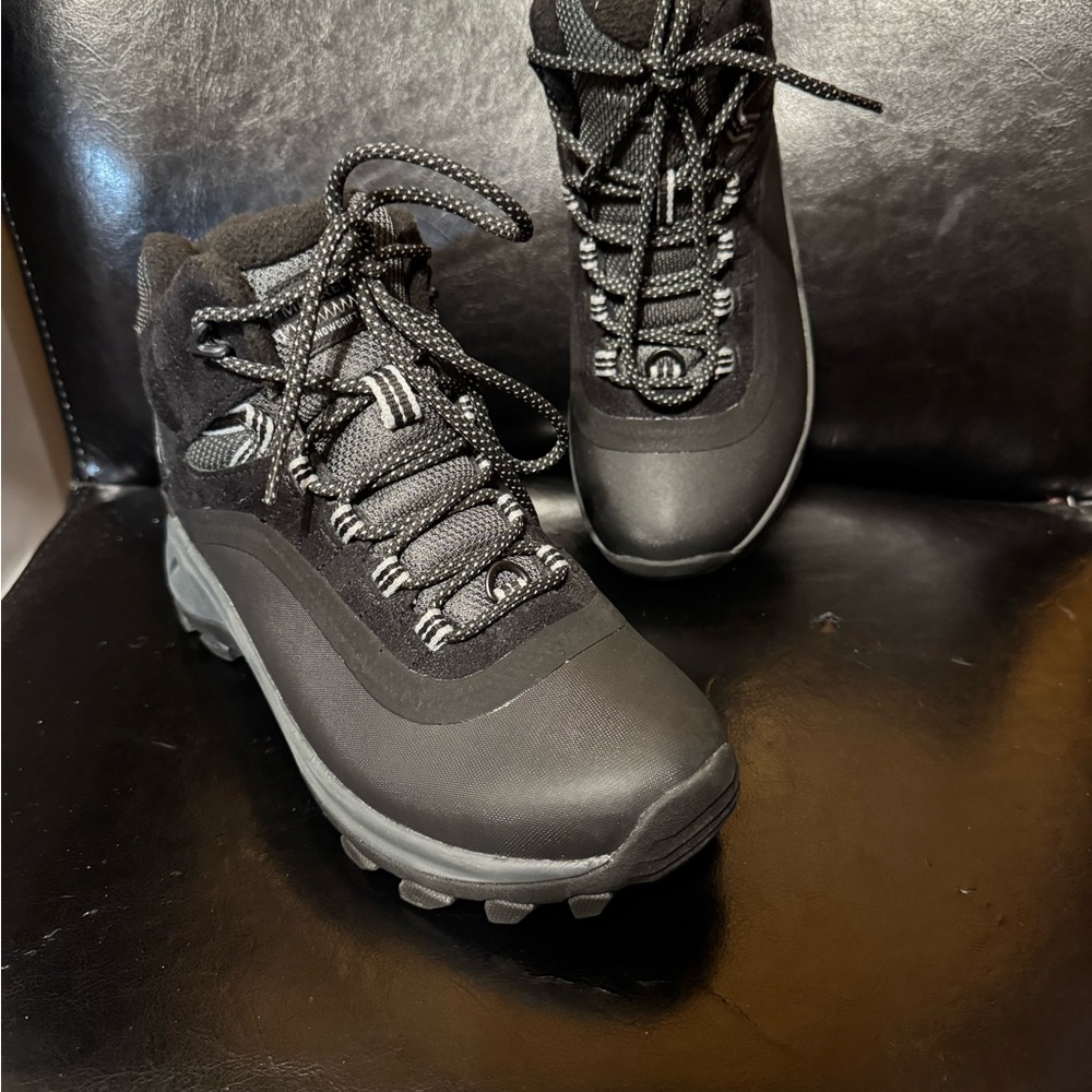 Merrell Women's Thermo Chill 2 Mid Waterproof black boot size 7.5 - Picture 3 of 6
